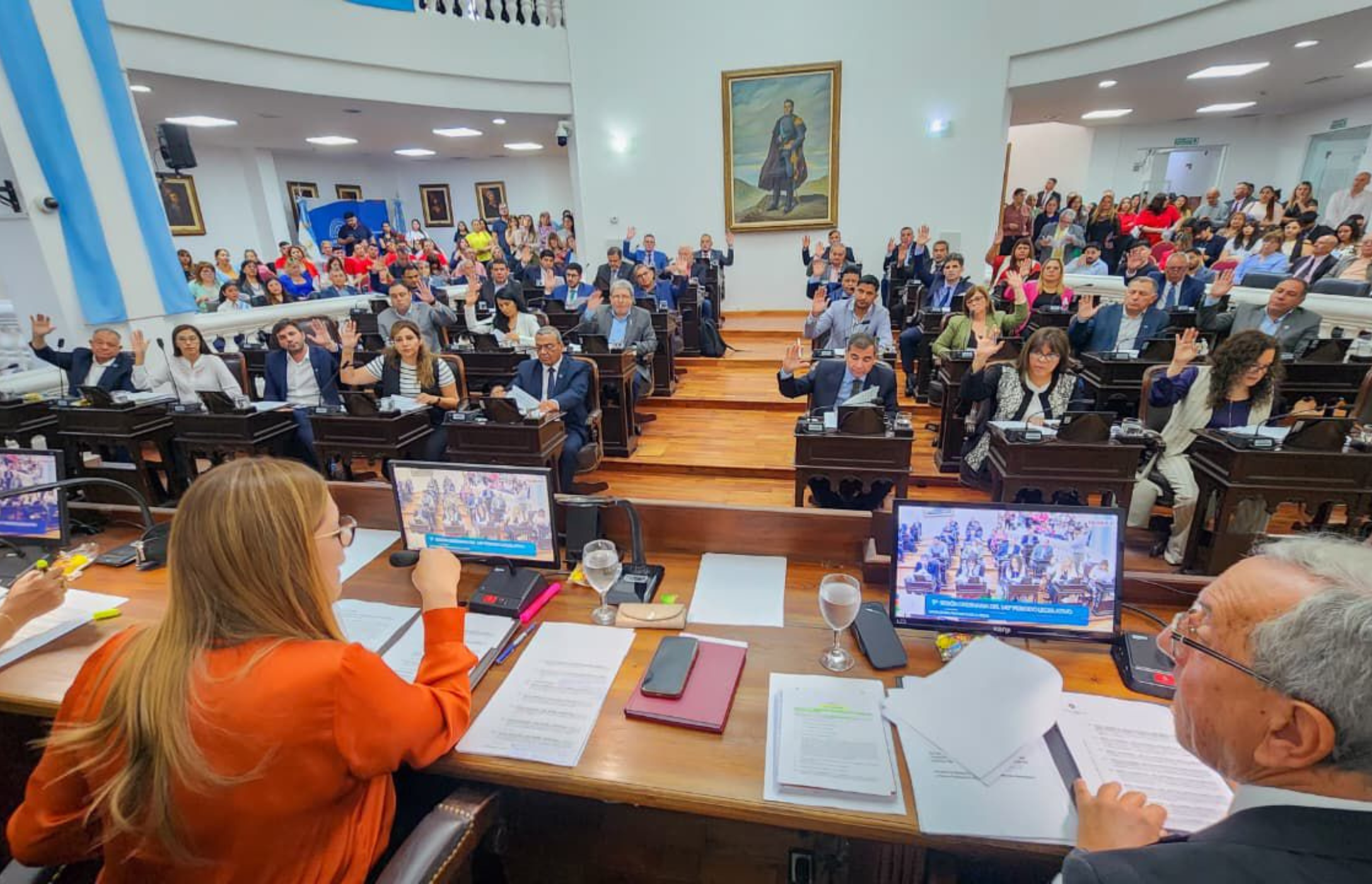 LEGISLATURA IMPULSA DERECHOS DE JÓVENES, PROFESIONALES Y EL AMBIENTE