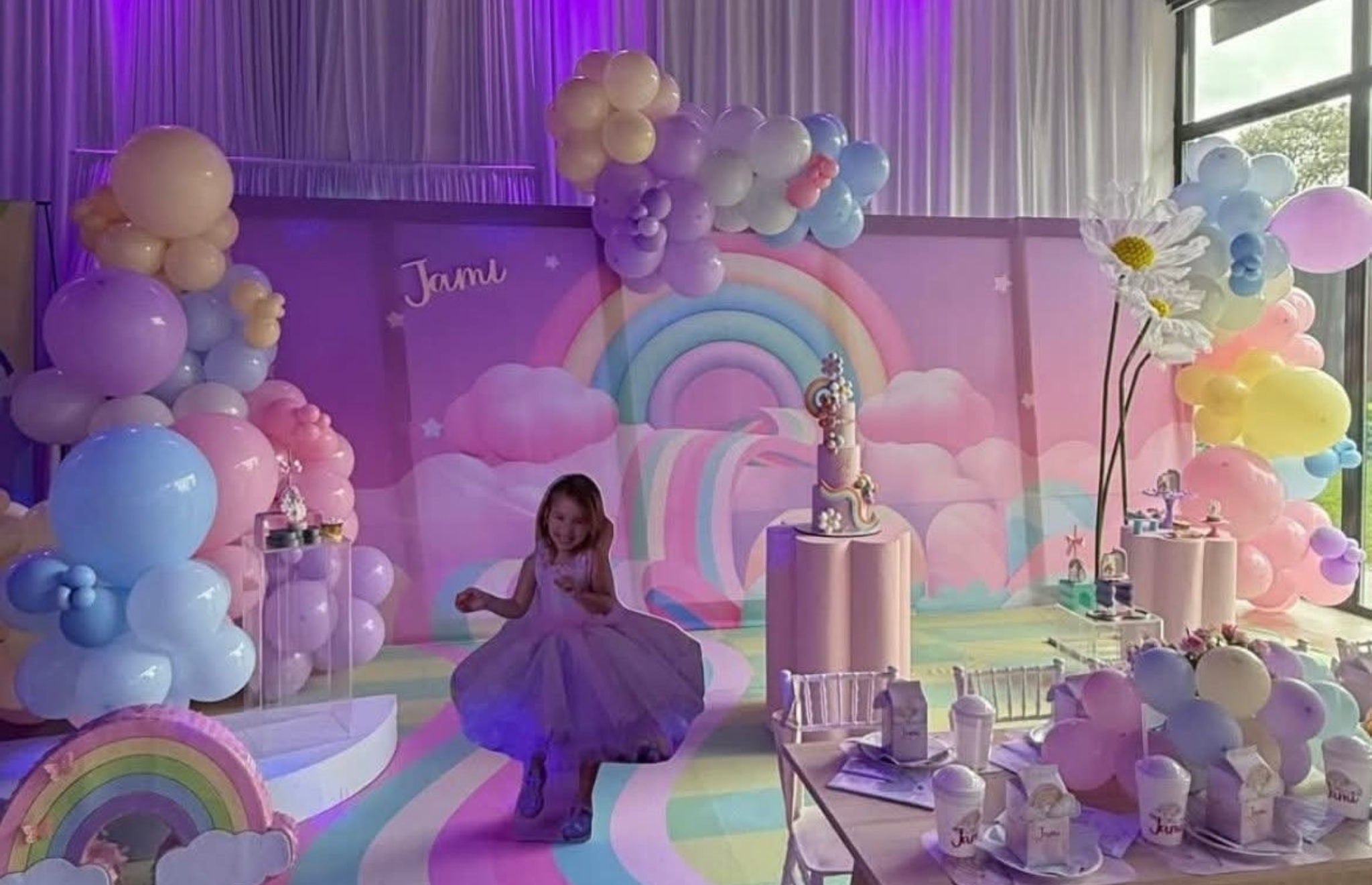 LA HIJA DE L-GANTE CELEBRÓ SU CUMPLEAÑOS CON UNA FIESTA SOÑADA