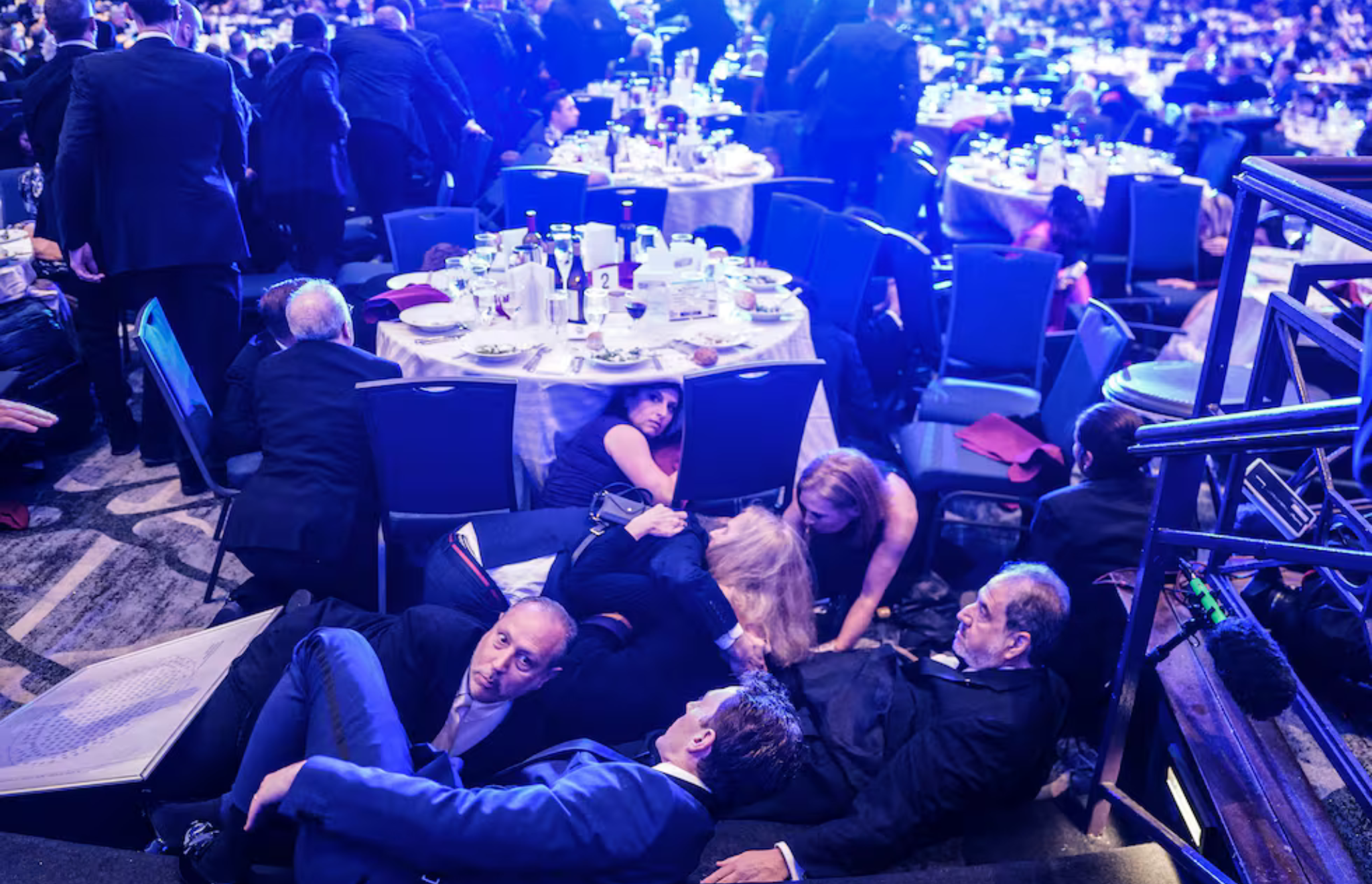 EVACUARON A TRUMP DE UN EVENTO TRAS ESCUCHARSE DISPAROS