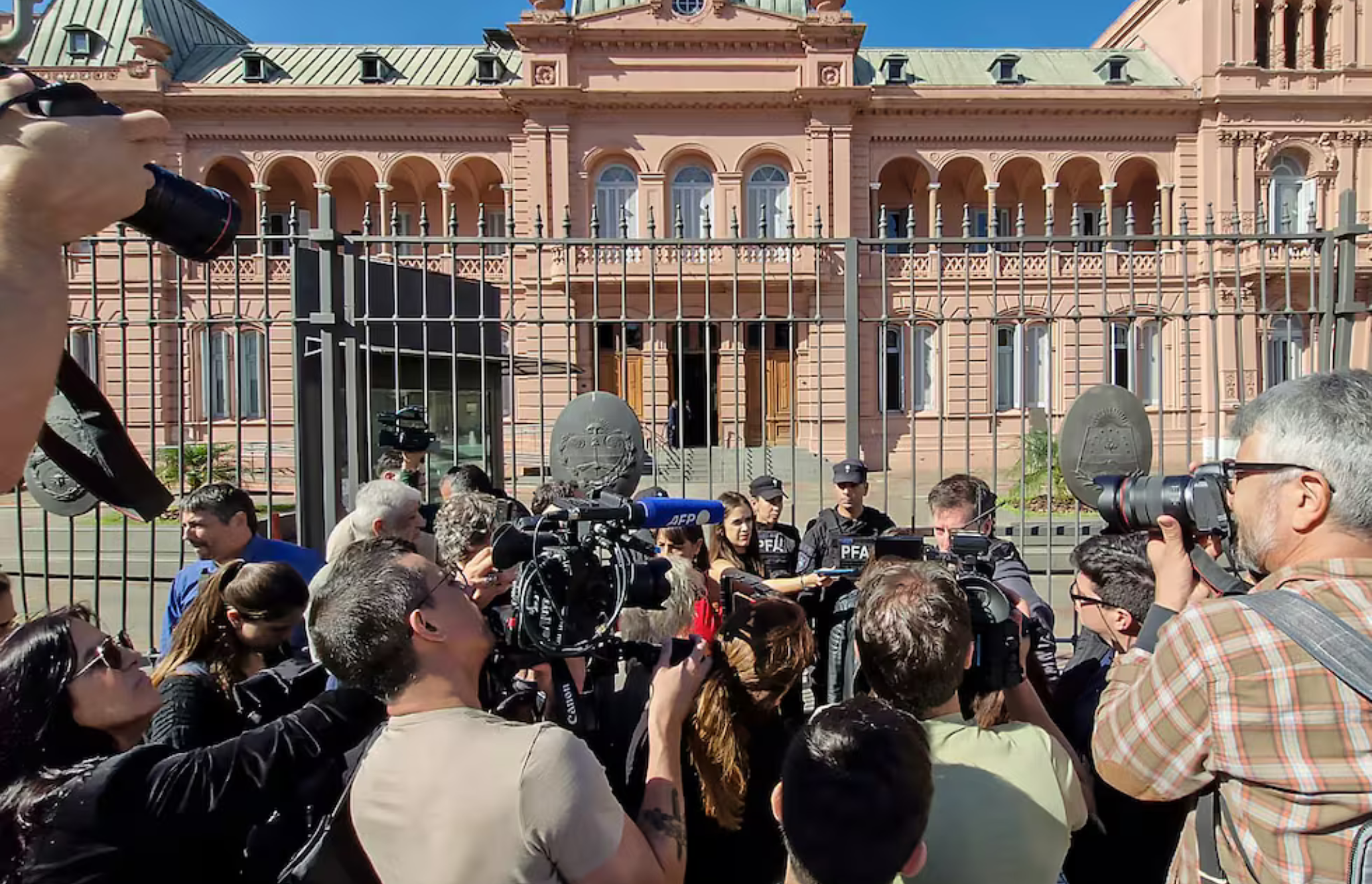 POR PRIMERA VEZ EN LA HISTORIA, PROHIBIERON EL INGRESO DE LOS PERIODISTAS A CASA ROSADA