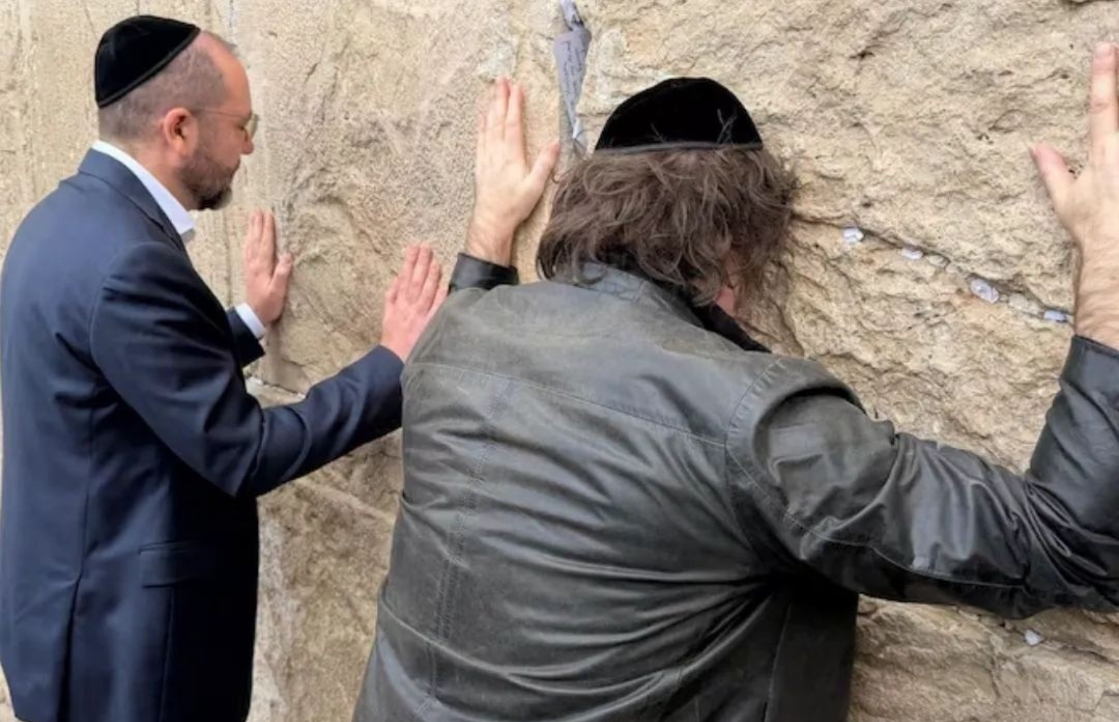 MILEI EN ISRAEL: VISITÓ EL MURO DE LOS LAMENTOS