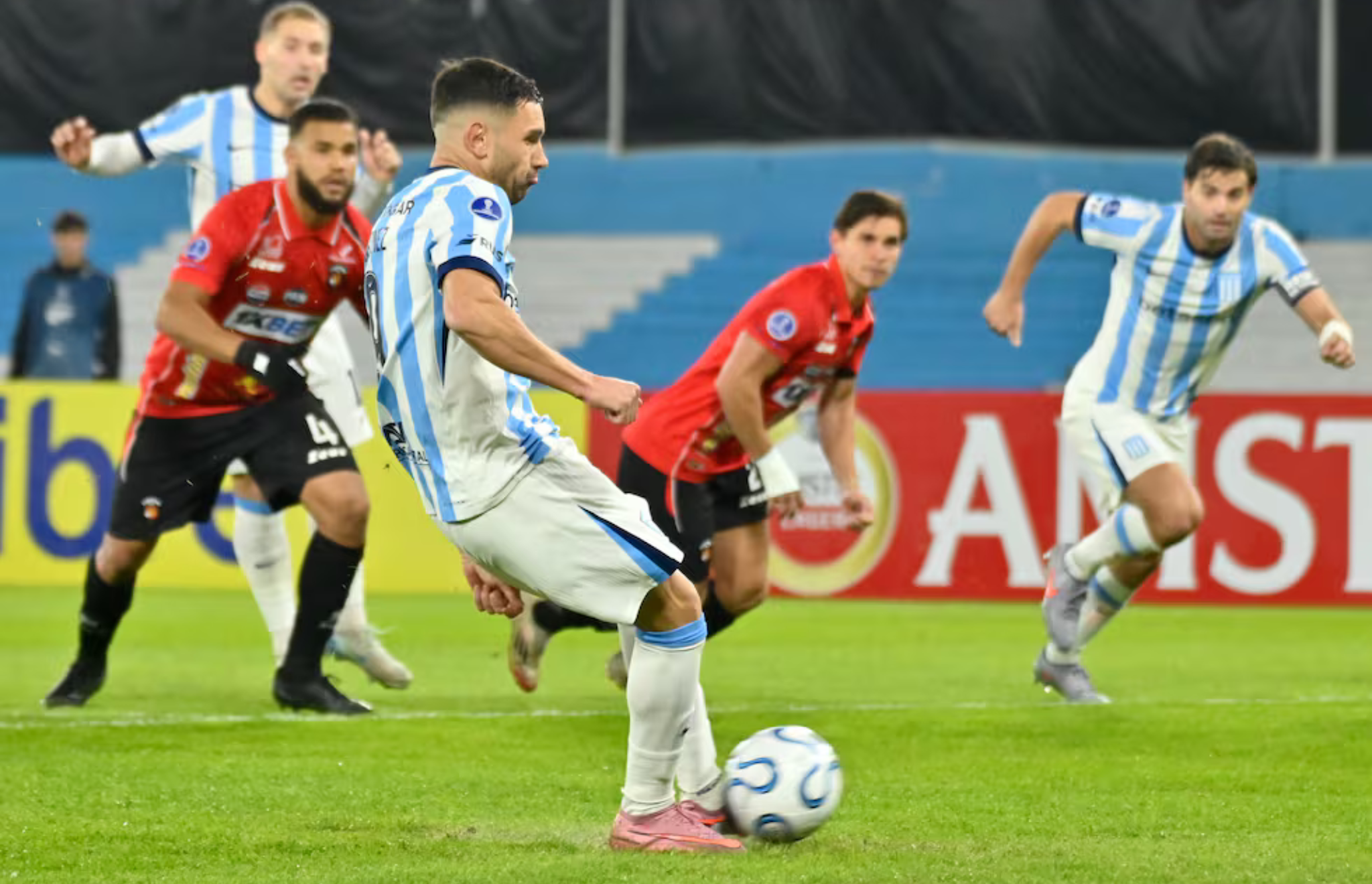 RACING EMPATÓ CON CARACAS Y QUEDÓ ELIMINADO DE LA COPA SUDAMERICANA