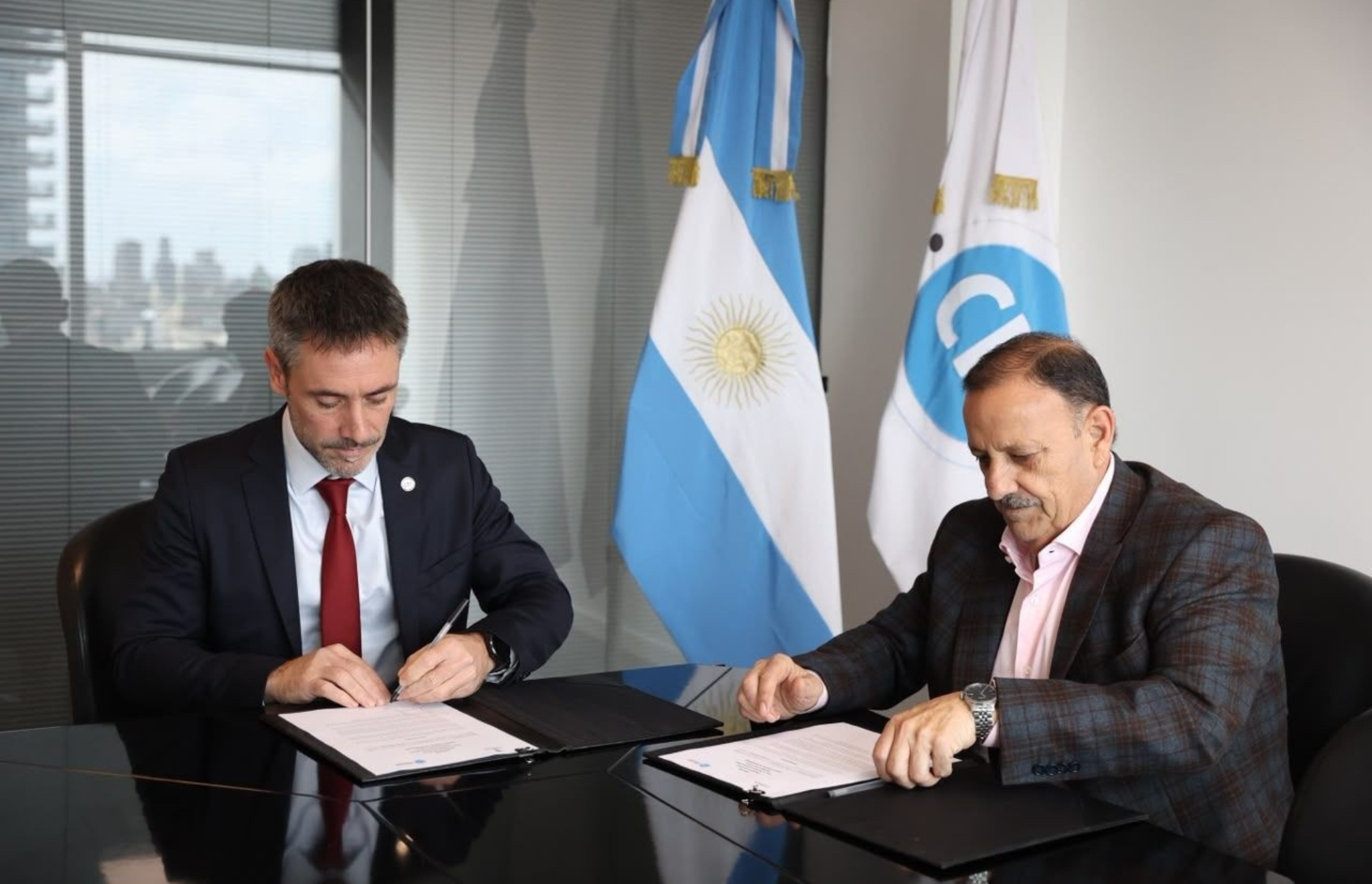 QUINTELA FIRMÓ CONVENIOS CON EL CFI PARA IMPULSAR EL TURISMO, LAS INDUSTRIAS CREATIVAS Y OBRAS DE RIEGO