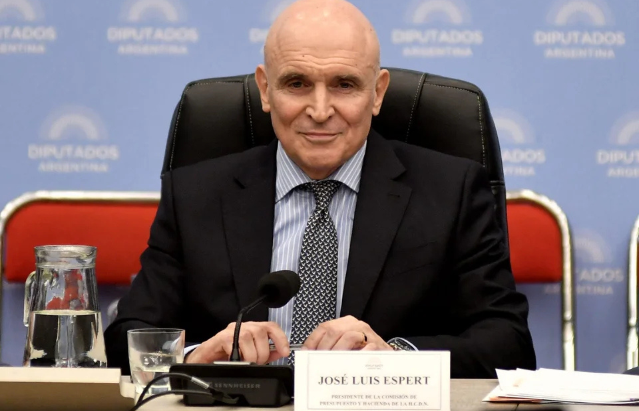 ESPERT FUE CITADO A DECLARAR POR LA PRESUNTA CAUSA DE LAVADO DE DINERO