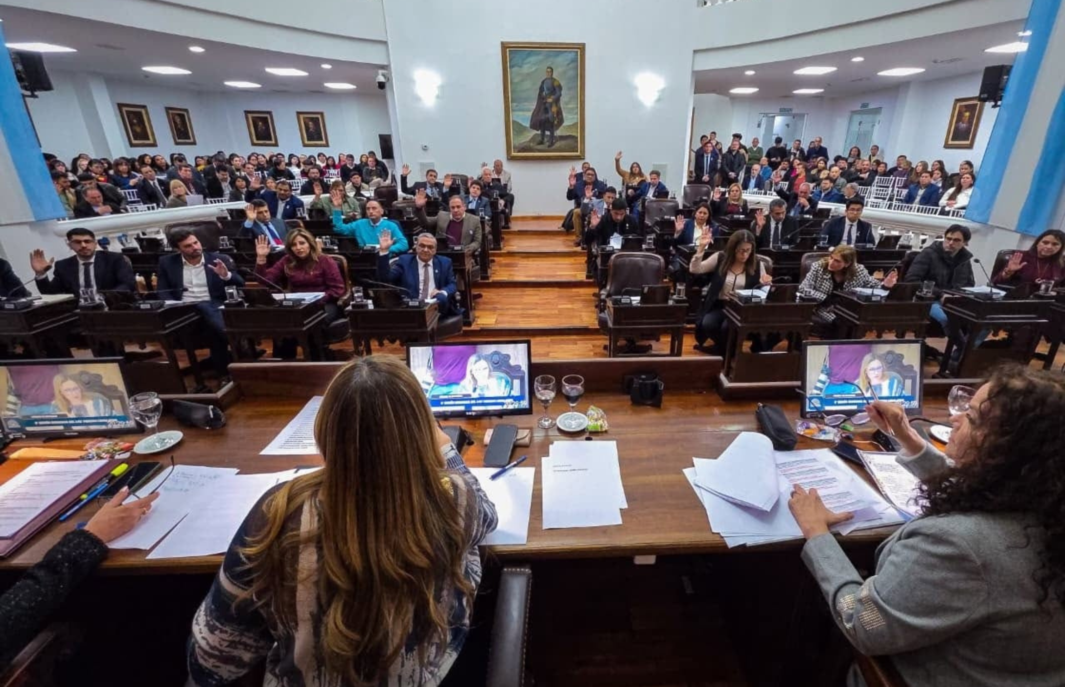 LEGISLATURA EXPRESÓ SU RECHAZO A LOS AJUSTES NACIONALES
