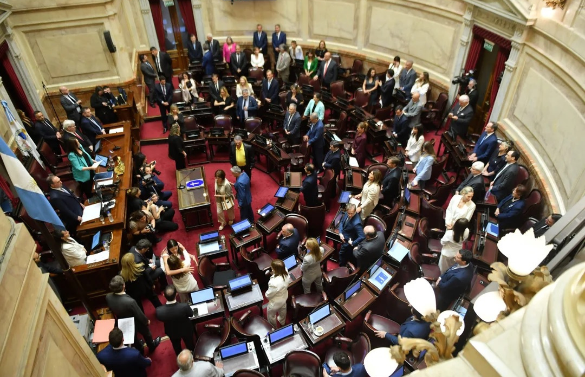 NO HUBO QUÓRUM EN EL SENADO Y SE LEVANTÓ LA SESIÓN: BUSCABAN LA INTERPELACIÓN DE ADORNI