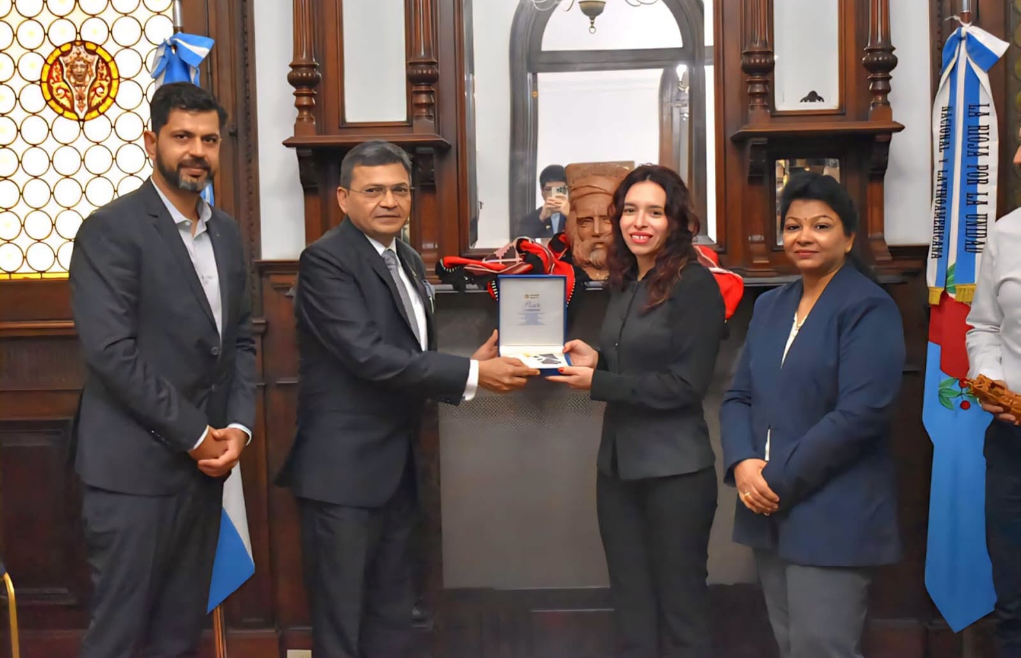 LA RIOJA INICIÓ VÍNCULOS DE COOPERACIÓN CON LA EMPRESA MINERA ESTATAL MÁS IMPORTANTE DE LA INDIA