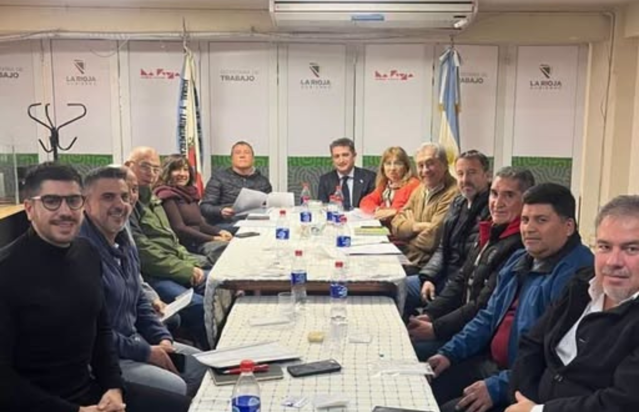 PRODUCTORES VITIVINÍCOLAS ADVIERTEN SOBRE EL IMPACTO DE LA SITUACIÓN NACIONAL Y BUSCAN ALTERNATIVAS CON EL GOBIERNO PROVINCIAL