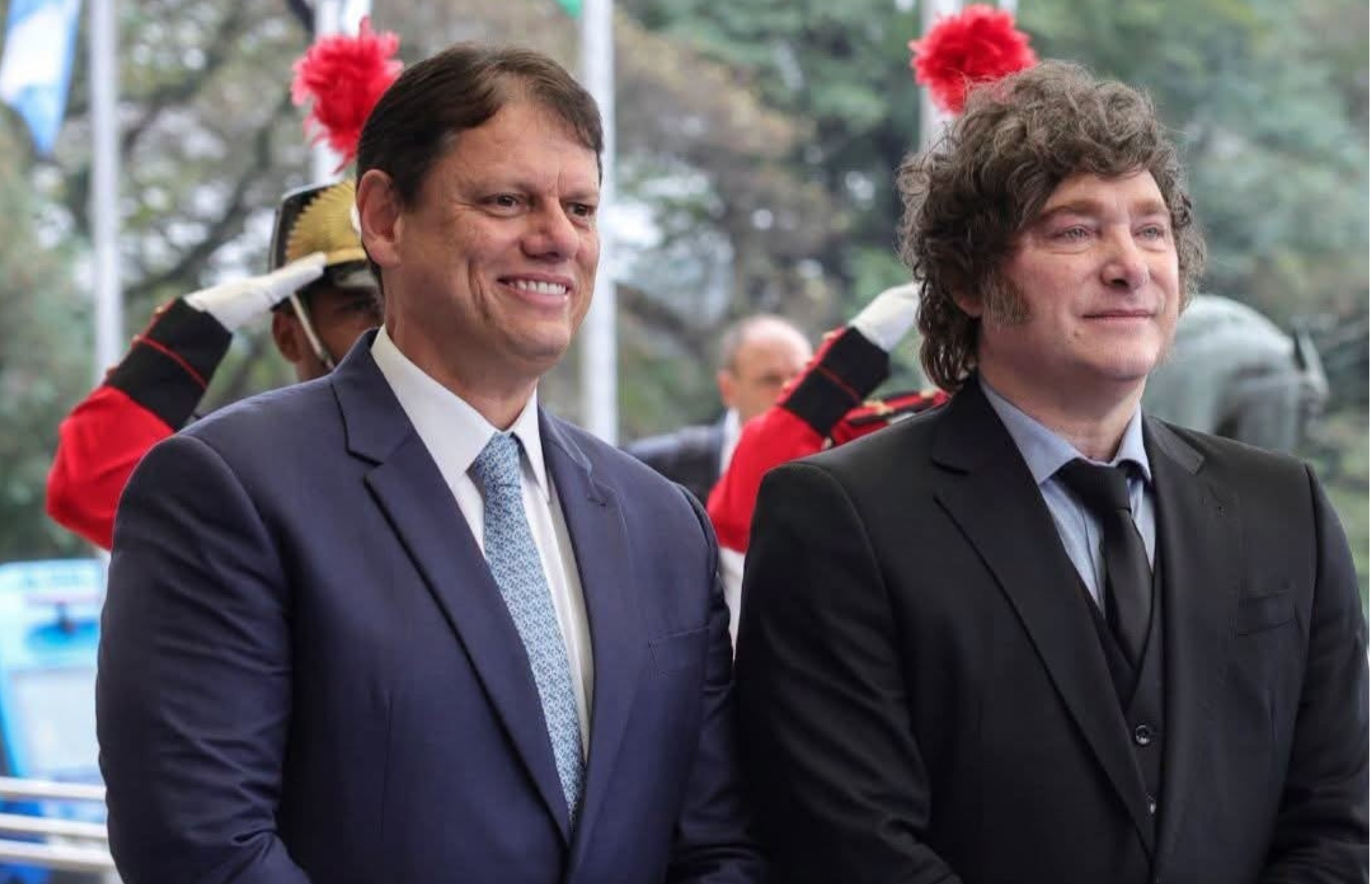 MILEI LLAMÓ «LADRÓN» A LULA Y VOLVIÓ A RESPALDAR A FLÁVIO BOLSONARO