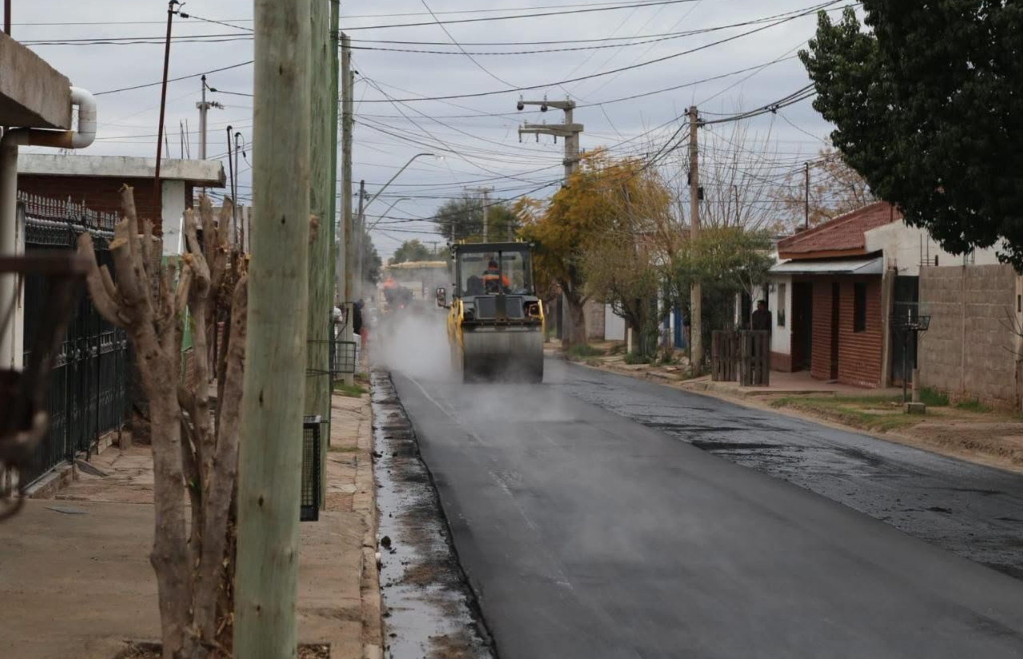 RIOJA VIAL AVANZA CON LA REPAVIMENTACIÓN DEL BARRIO ARGENTINO