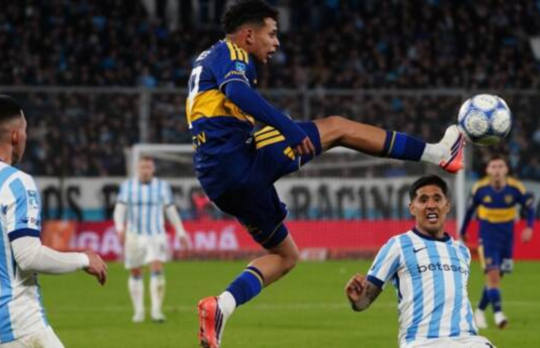 BOCA Y RACING EMPATARON EN AVELLANEDA Y SE MANTIENEN FUERA DE LA CLASIFICACIÓN