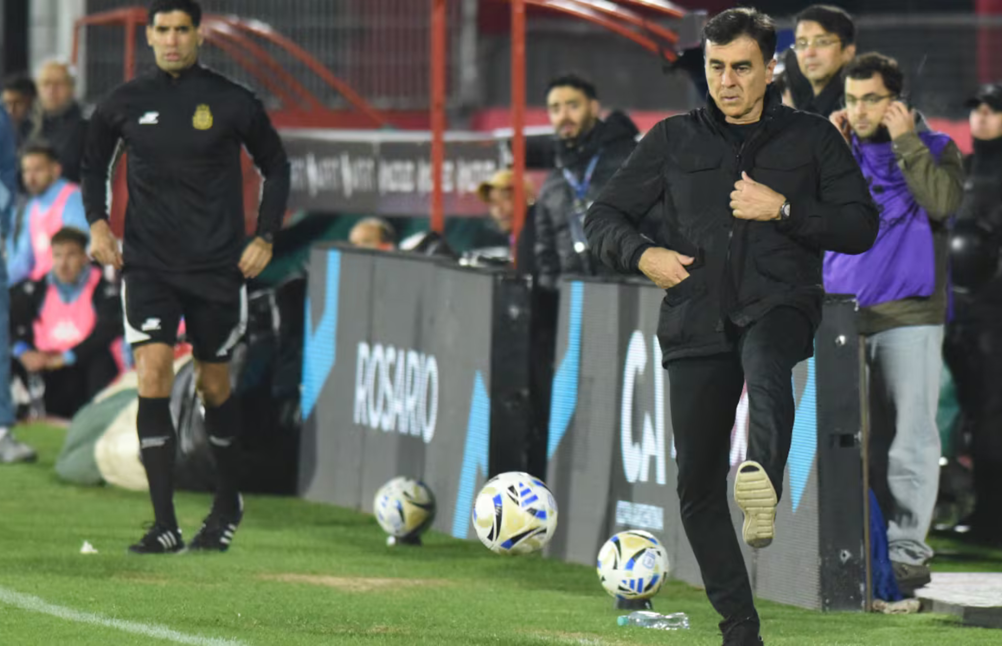 INDEPENDIENTE ECHÓ A GUSTAVO QUINTEROS