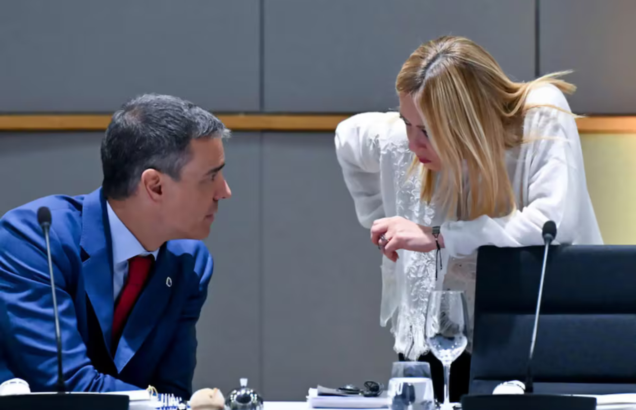 ITALIA Y ESPAÑA SUSPENDEN EL ACUERDO DE SCHENGEN POR LA CRISIS MIGRATORIA