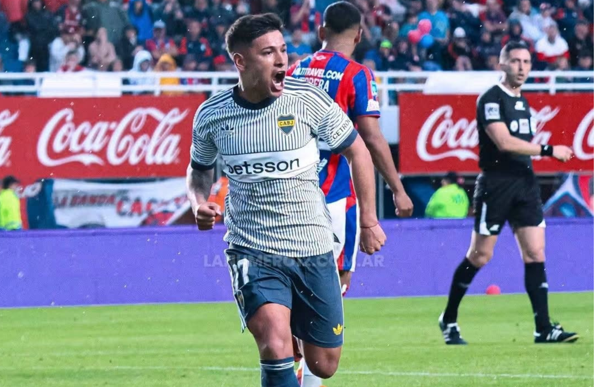 BOCA LE GANÓ A SAN LORENZO CON BAILE Y BAJO UN DILUVIO