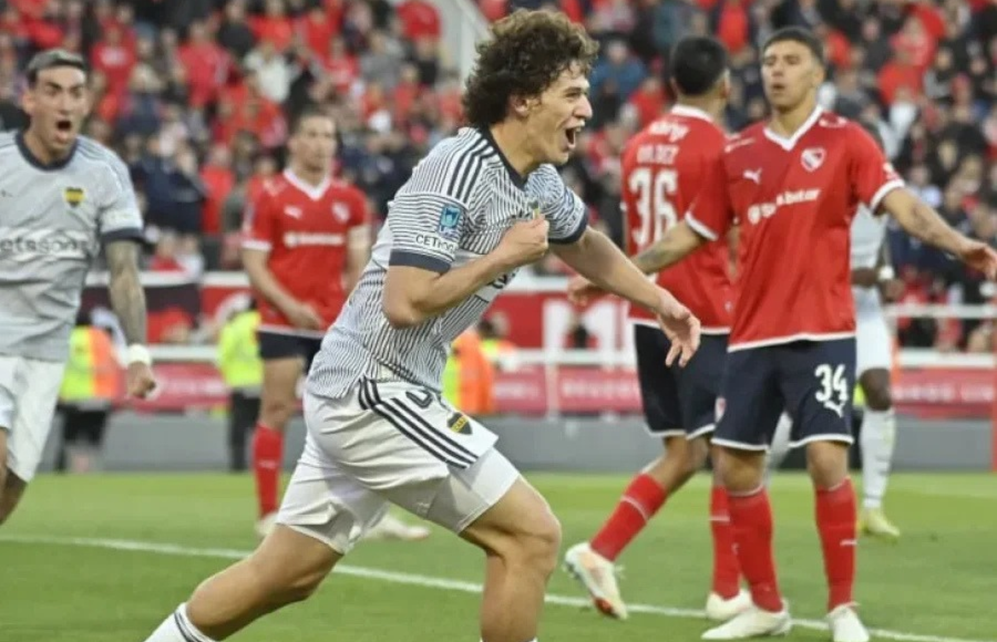 BOCA LE GANO SOBRE LA HORA A INDEPENDIENTE Y SE RECUPERO LA PUNTA DE LA TABLA ANUAL