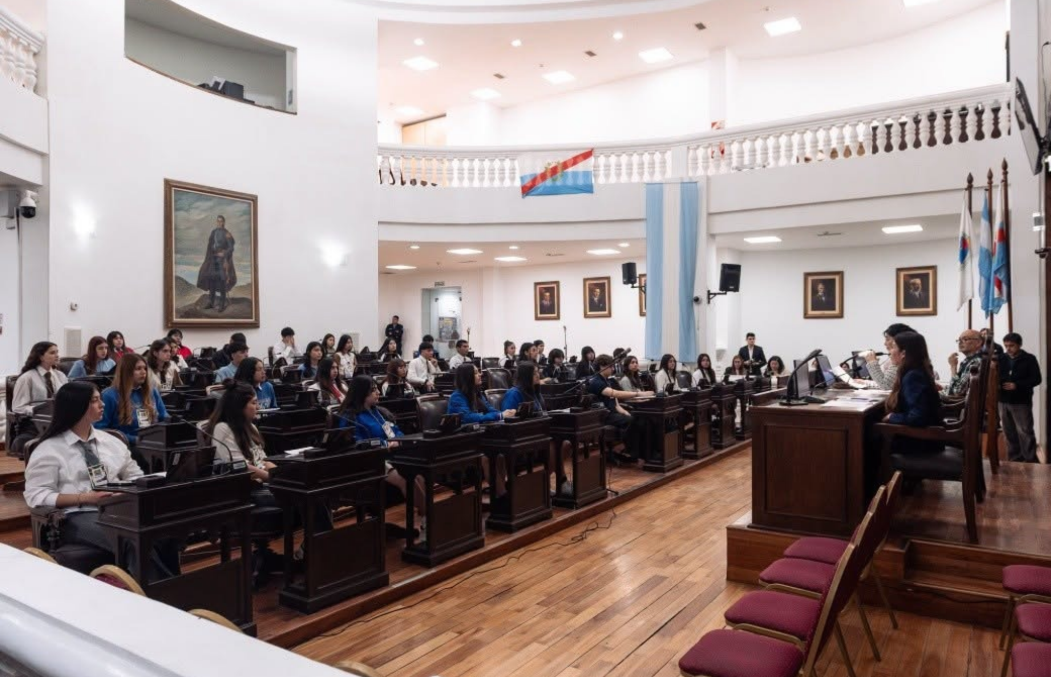 ARTE Y EMOCIONES: JÓVENES PROTAGONIZARON UNA NUEVA EDICIÓN DEL PARLAMENTO ESTUDIANTIL