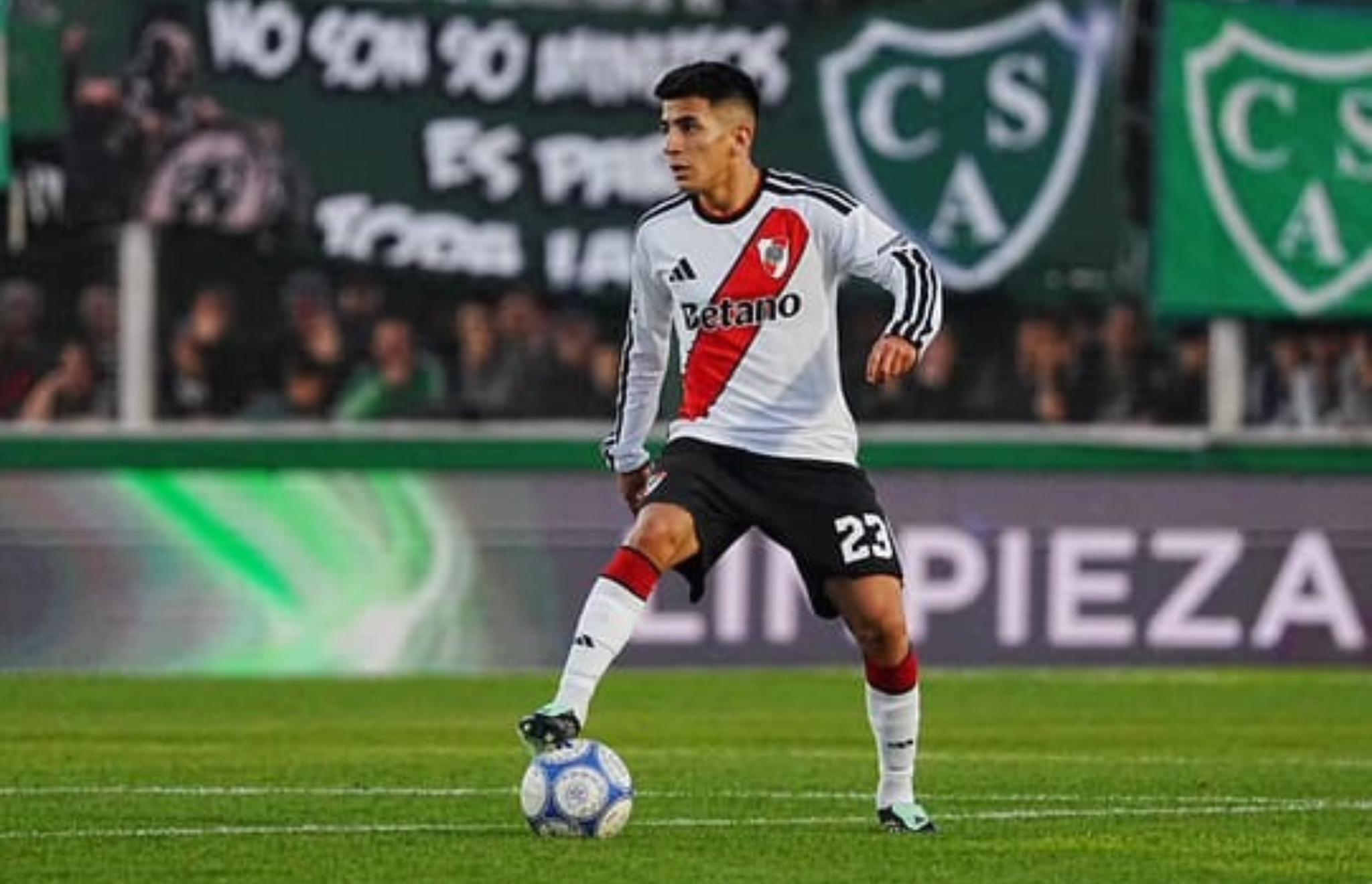 RIVER EMPATÓ CON SARMIENTO Y SIGUE AFUERA DE LOS PLAYOFF