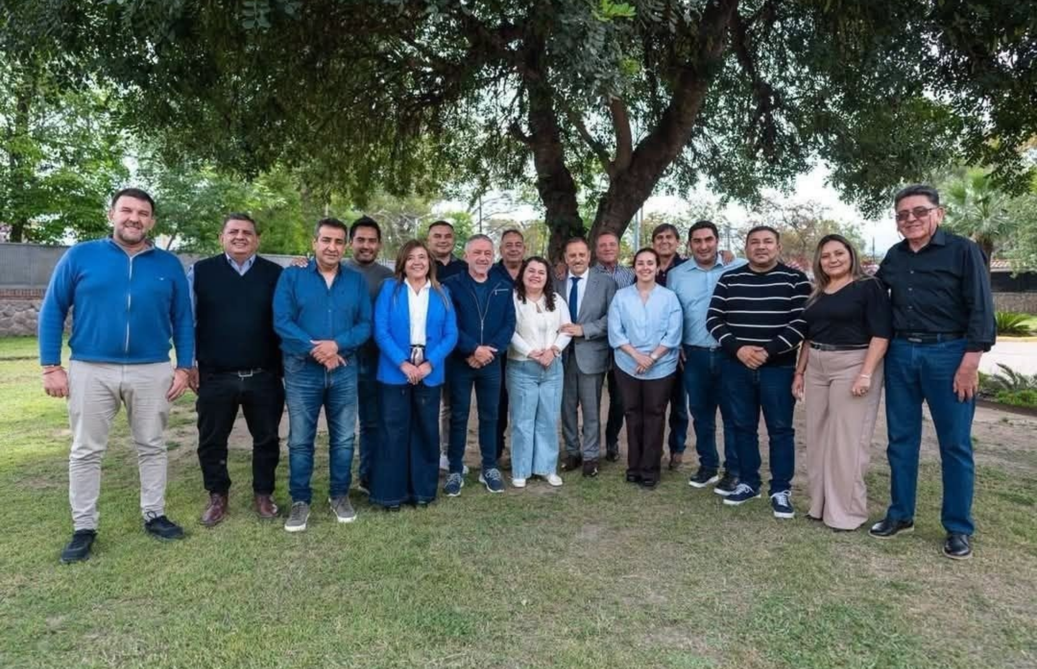 LOS 18 INTENDENTES RATIFICARON SU RESPALDO A LA CONDUCCIÓN DE RICARDO QUINTELA